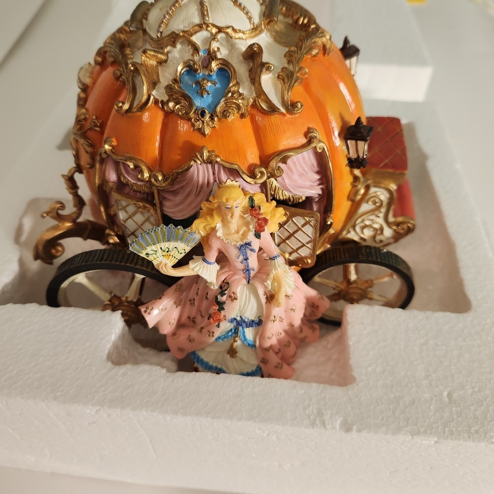 Fitz & Floyd Cinderella Musical Carriage Figurine Pumpkin Coach Swan Lake w/ Box - Picture 2 of 14